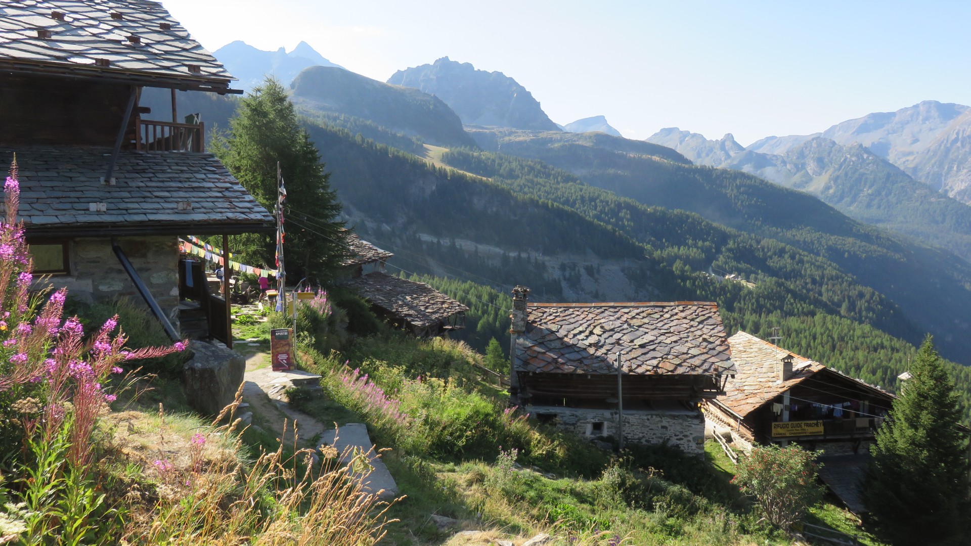 resy italy italia tour de monte rosa rifugio guide frachey