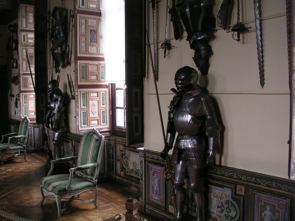 suits of armor in Cheverny