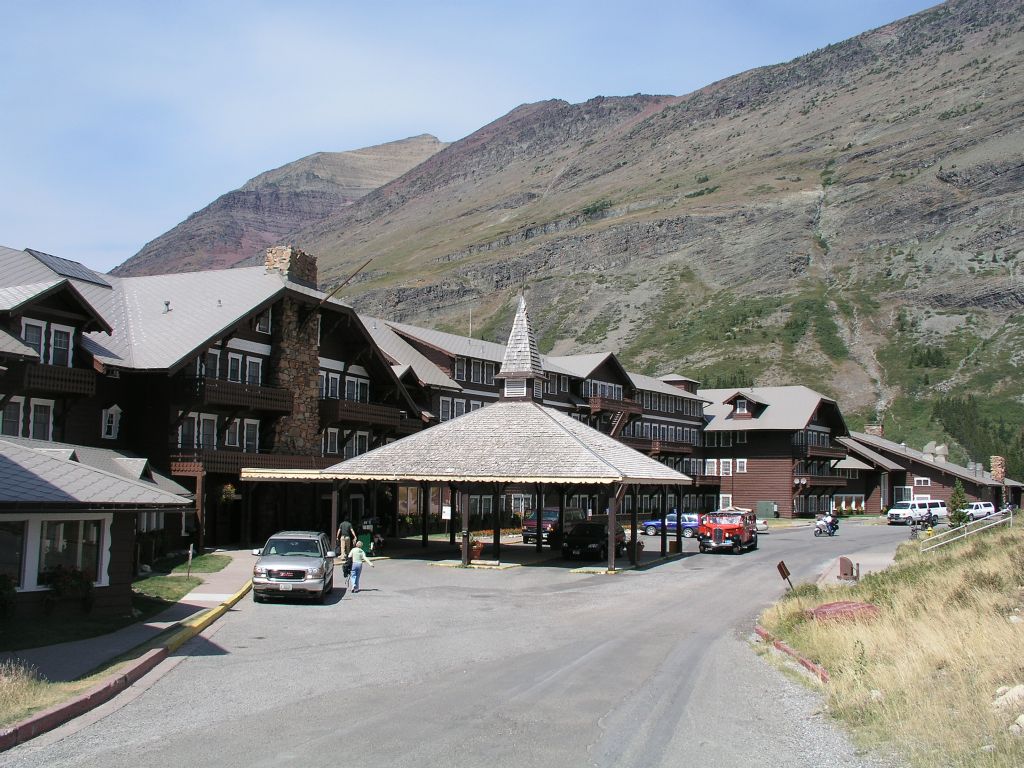 Many Glacier Hotel